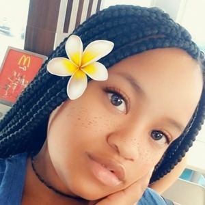 Meet your Posher, Katelyn